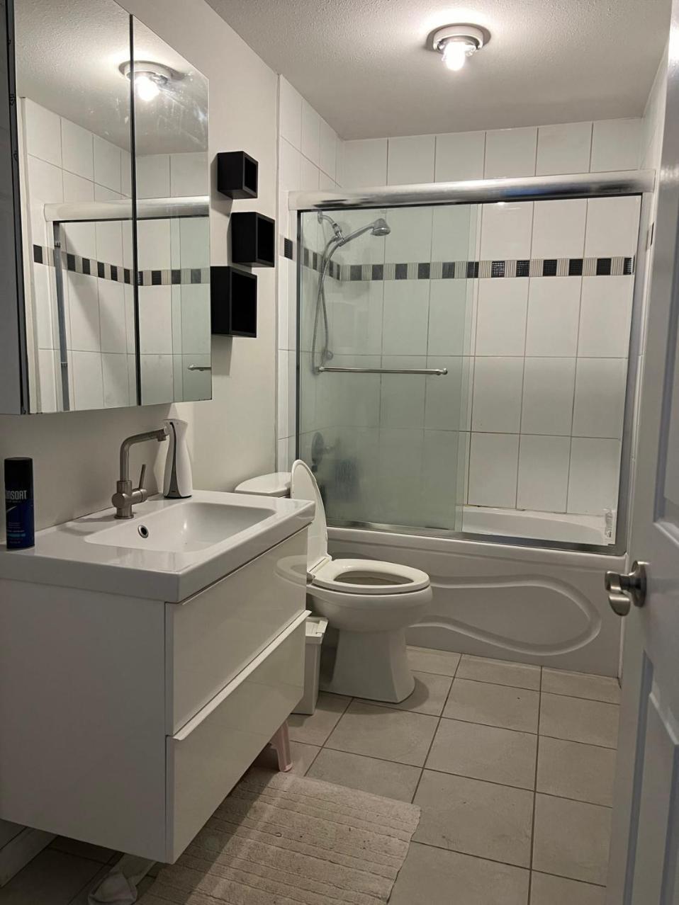 Airport Cozy Room 舒适小屋 Vancouver, Richmond,Near Yvr Exterior foto